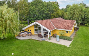 Stunning Home In Væggerløse With Wifi, Bogø By